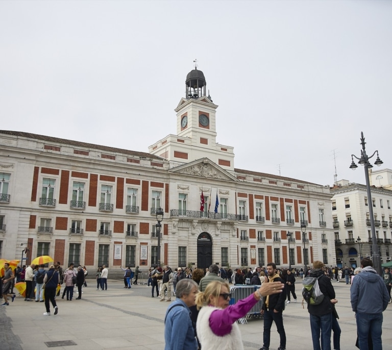 El "Francomodín" de Sánchez reabre la batalla con Ayuso por la sede del Gobierno madrileño