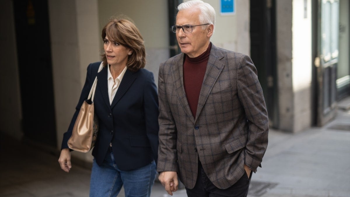 Baltasar Garzón, junto a Dolores Delgado.