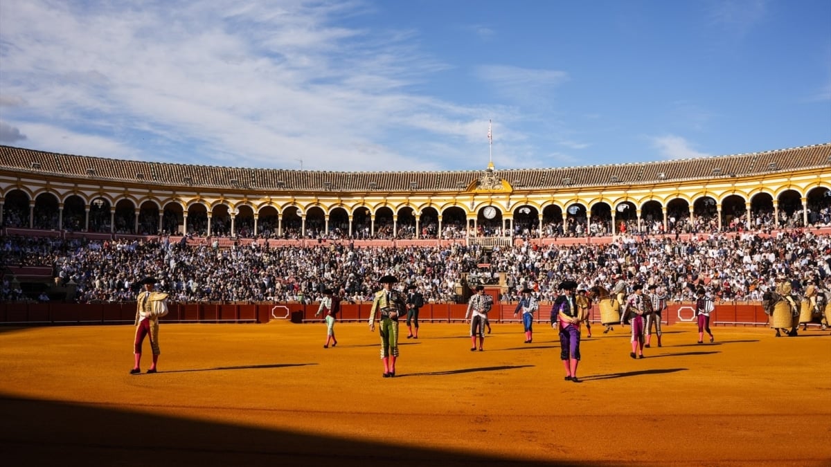 Paseíllo en La Maestranza de Sevilla.