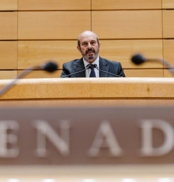 El Senado elimina los pagos en metálico a senadores y funcionarios tras [...]