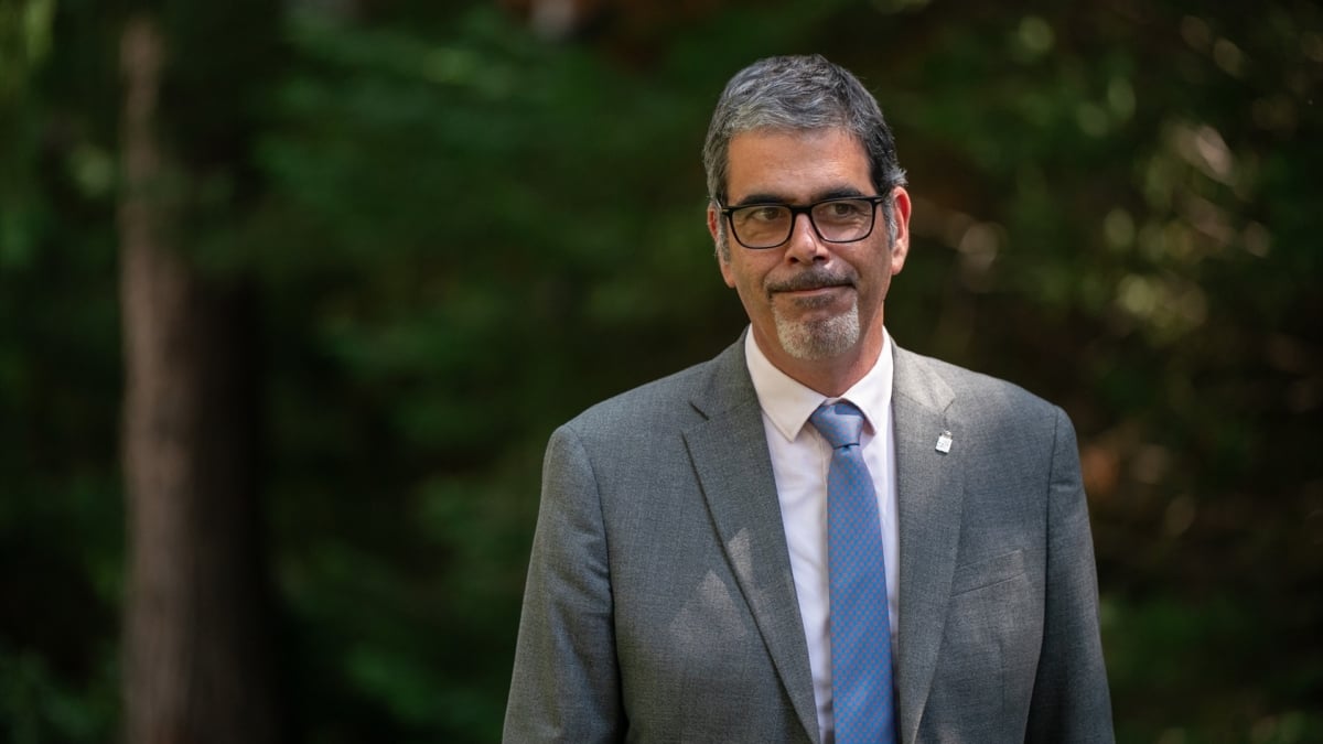 Dimite Eneko Goia, el alcalde de San Sebastián que recuperó la alcaldía para el PNV 28 años después