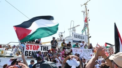 La Flotilla de la Libertad con siete españoles está "a punto de llegar" a la "zona de exclusión" israelí