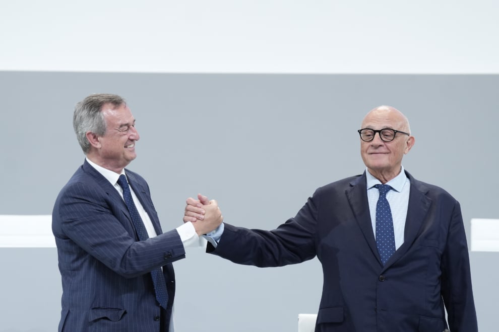 El CEO del Banco Sabadell, César González-Bueno (i), y el presidente del Banco Sabadell, Josep Oliu.