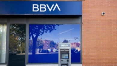 La prima para los accionistas de Sabadell se ancla al terreno positivo en la recta final de la opa de BBVA