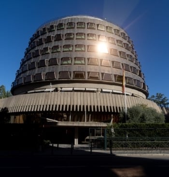 La decisión del Constitucional de aplazar el fallo sobre el impuesto de [...]
