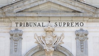 El Supremo condena a un año de cárcel a un soldado por insultos machistas y racistas a compañeras