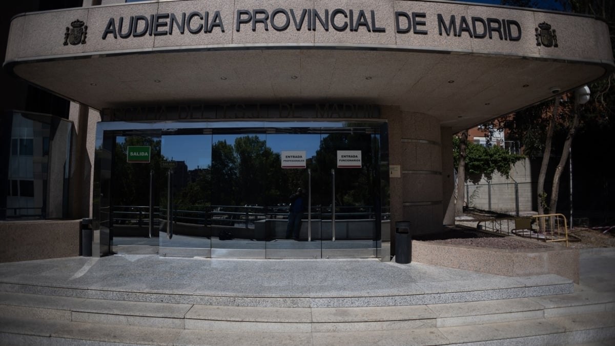 La Audiencia de Madrid juzga a un hombre por insultar y agredir a una mujer musulmana por llevar hiyab