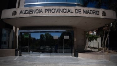 La Audiencia de Madrid juzga a un hombre por insultar y agredir a una mujer musulmana por llevar hiyab