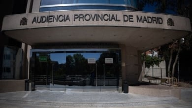 La Audiencia de Madrid juzga a un hombre por insultar y agredir a una mujer musulmana por llevar hiyab