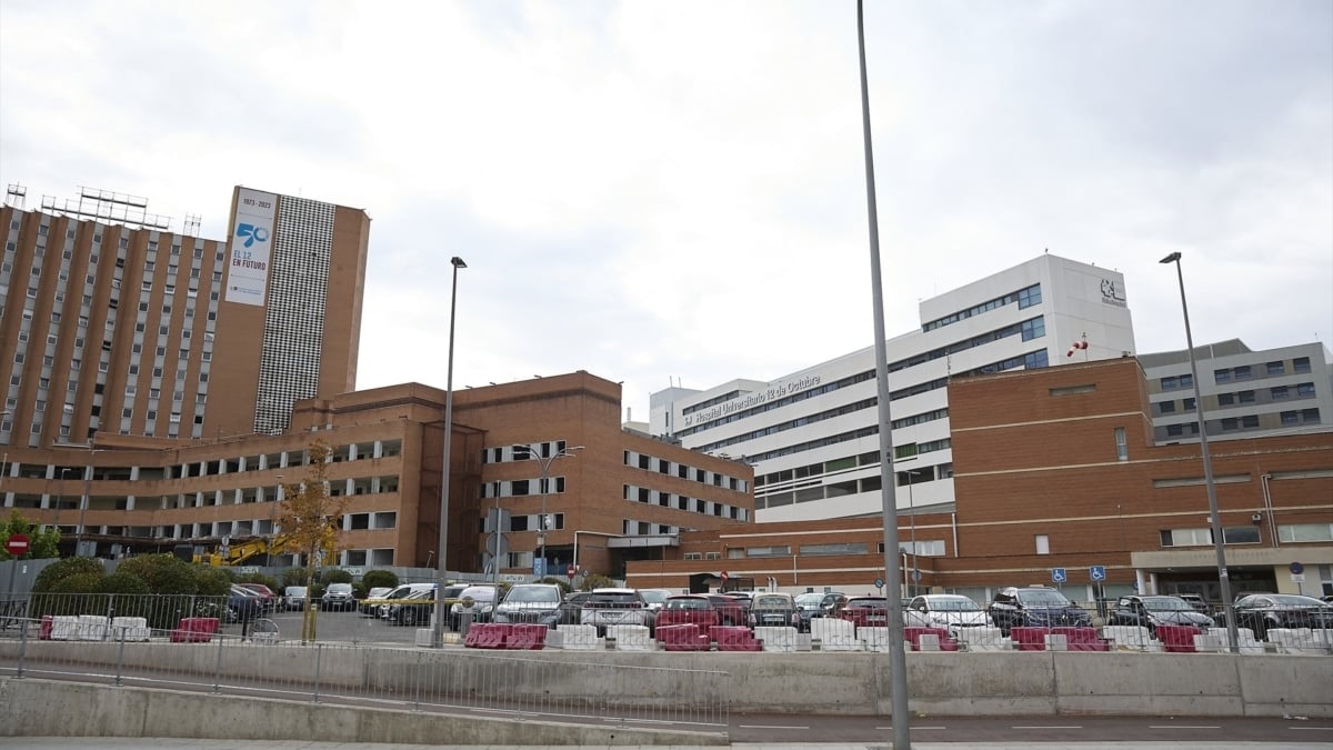 Tres heridos graves al volcar un coche en Fuenlabrada durante una persecución policial