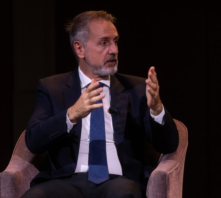 Telefónica cierra la venta de su filial en Ecuador a Millicom por 329 millones