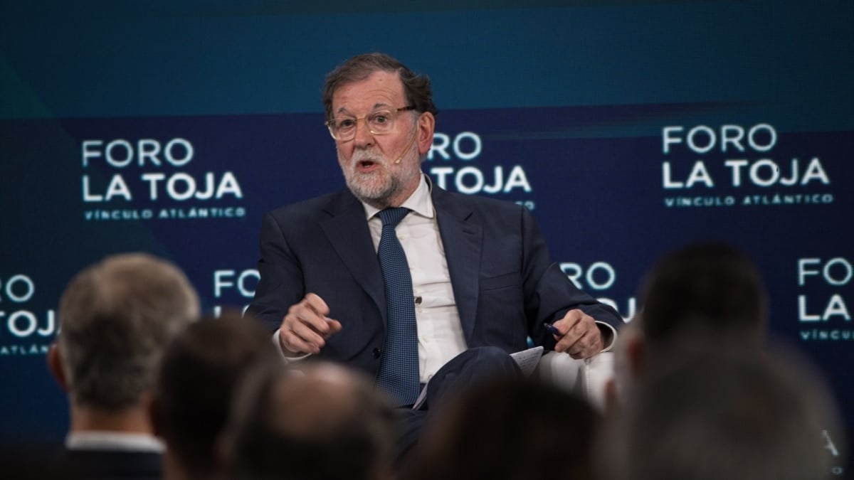 Rajoy carga contra los populismos de extrema izquierda, extrema derecha y "extrema estupidez"