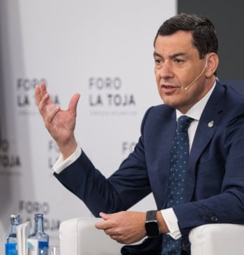 Juanma Moreno se plantea cortar cabezas en la consejería de Salud por [...]