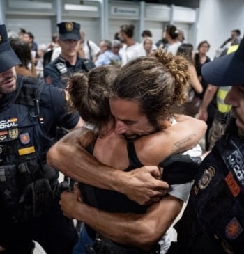 Ada Colau y varios políticos entre los  primeros activistas liberados por [...]