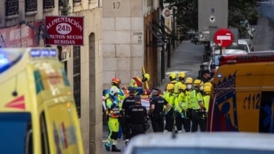 La empresa que reformaba el edificio derrumbado niega que hubiera exceso de carga en la planta que se vino abajo