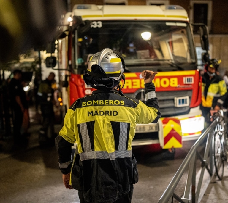 "La tragedia podría haber sido peor", reconoce Almeida tras el derrumbe en Hileras