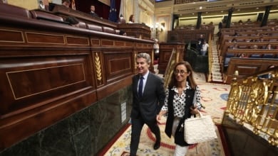 Sánchez en la 'comisión Koldo' del Senado: una decisión tomada al calor de los sobres con dinero