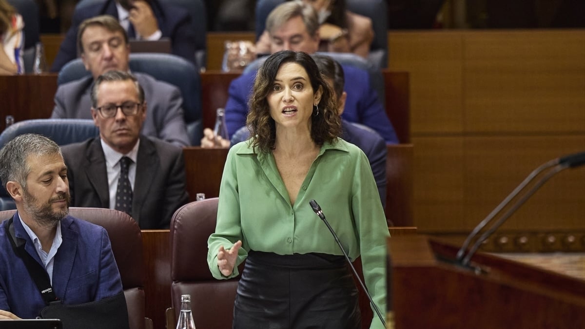 Ayuso rechaza "una lista negra de médicos" y dice que el registro de objetores al aborto "pone en peligro" artículos de la CE