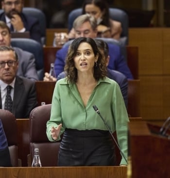 Ayuso rechaza "una lista negra de médicos" y dice que el registro [...]