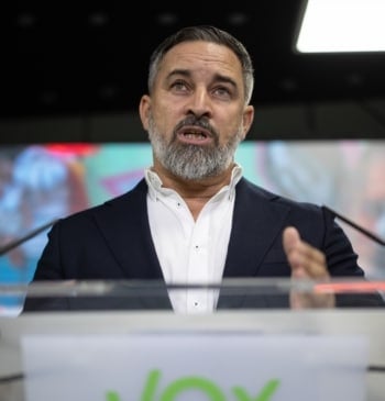 VOX presenta una denuncia contra el PSOE por financiación ilegal y blanqueo [...]