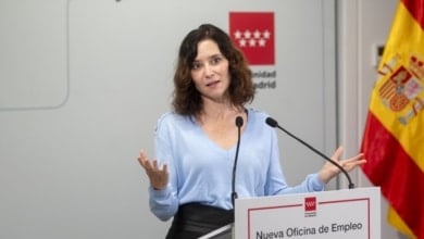 Ayuso llama "machito" a Sánchez y le recuerda que ha sufrido dos abortos