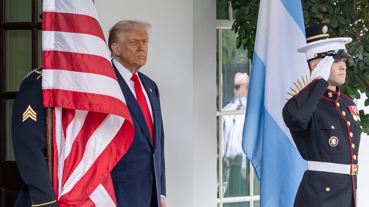 Donald Trump esperando a Javier Milei en la Casa Blanca