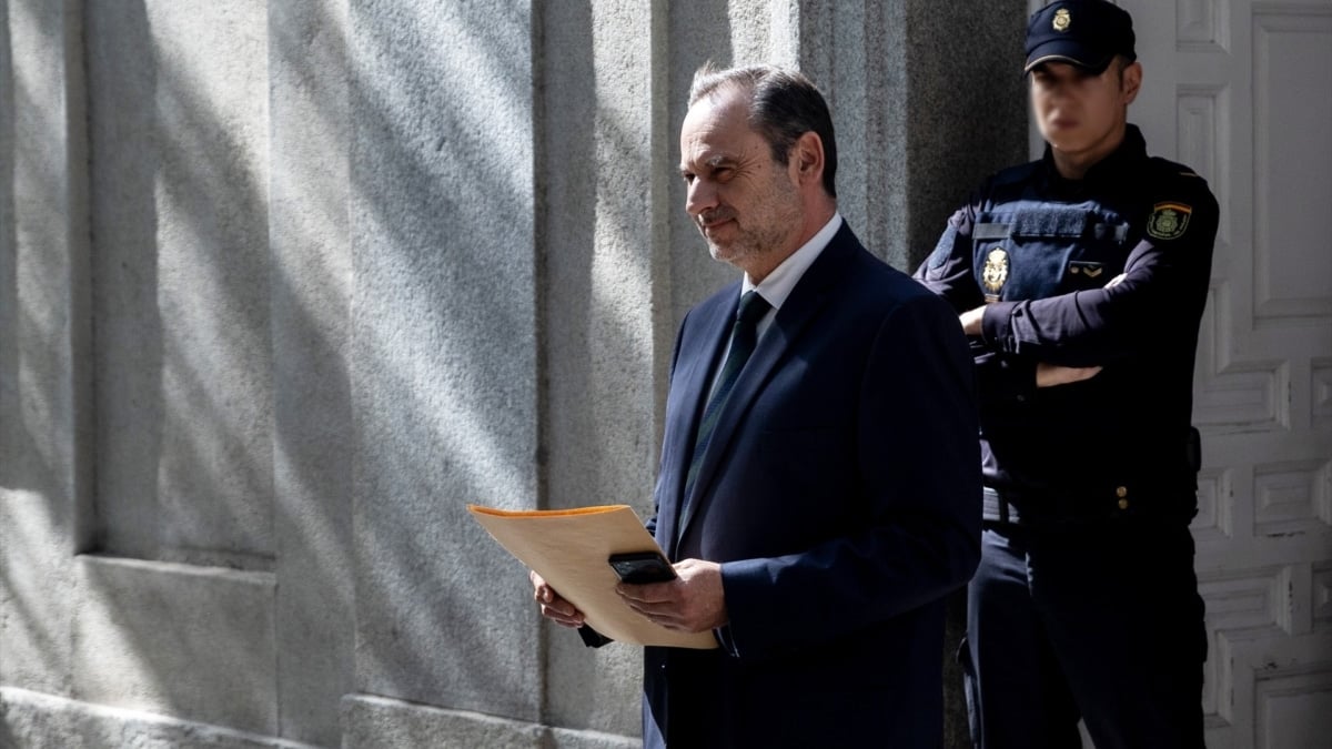 El Congreso contesta al juez Puente: el Poder Judicial debe "cumplir las leyes, no opinar sobre ellas"