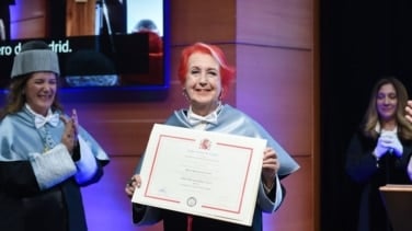 Rosa María Calaf: "Mentir es fácil y barato; contrastar es difícil y caro"