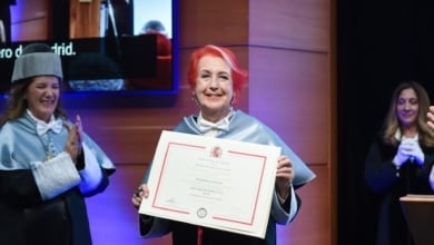 Rosa María Calaf: "Mentir es fácil y barato; contrastar es difícil y caro"