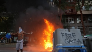 Barcelona cierra una jornada de paros y huelgas parciales con una tensa manifestación en apoyo a Gaza
