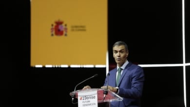 A la tercera va la vencida