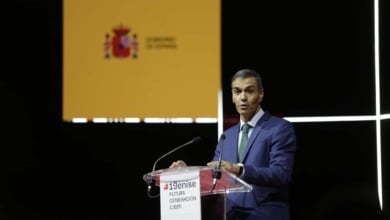 A la tercera va la vencida
