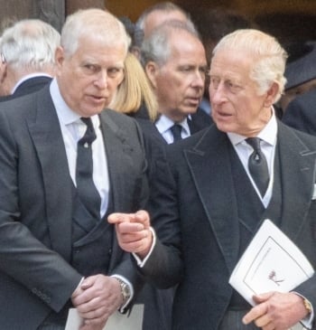 El rey Carlos III despoja al príncipe Andrés de sus títulos y [...]