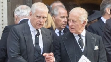 El rey Carlos III despoja al príncipe Andrés de sus títulos y distinciones oficiales