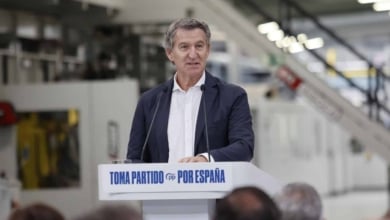 Feijóo: "El dinero de los autónomos no puede ir a pagar chistorras y prostitutas"
