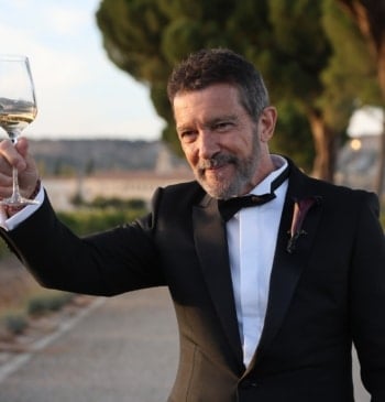 Así ha sido el brindis de Antonio Banderas con los periodistas por [...]