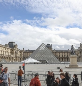 Detienen a cinco nuevos sospechosos del robo en el Louvre