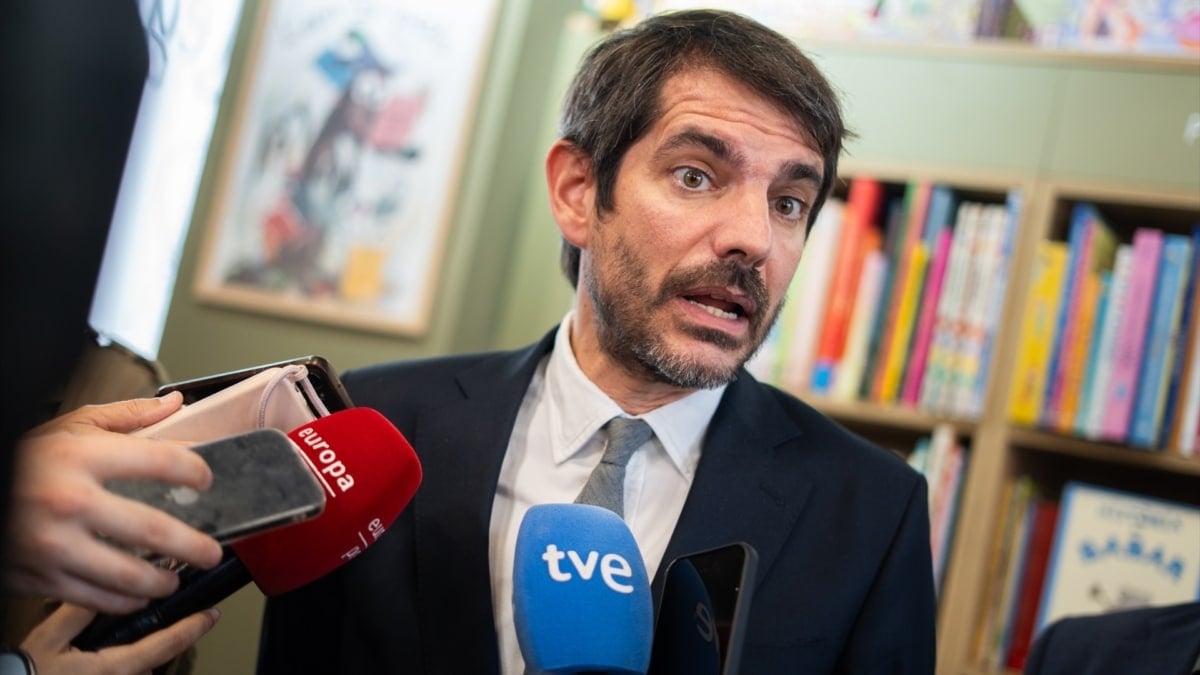 Urtasun ordena el cierre de la Fundación Franco a tres semanas del 20-N