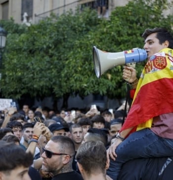 Amplio dispositivo policial en Granada ante la visita del activista Vito Quiles [...]