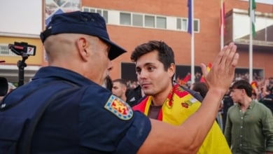 Disturbios en Pamplona tras la suspensión del acto del activista Vito Quiles en la Universidad de Navarra