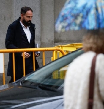 El exgerente del PSOE, sobre el "flujo de metálico" en Ferraz: "Venía [...]