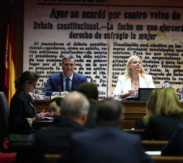 La senadora de UPN aprieta a Sánchez: "No he cobrado más de 1000 euros en sobres"