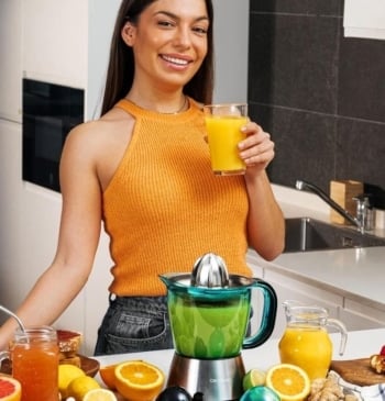 Prepara zumo natural cada día con el exprimidor más completo de Cecotec [...]