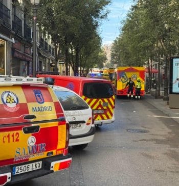 La Policía busca atrapados al derrumbarse un edificio en el centro de [...]