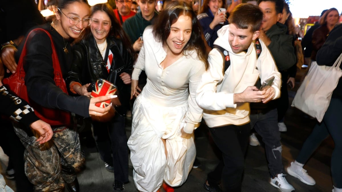El Ayuntamiento de Madrid investigará la "performance" de Rosalía en Callao