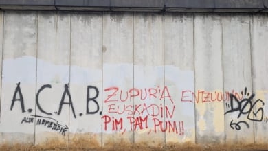 Aparecen pintadas amenazantes contra el consejero vasco de Seguridad: "Zupiria, entzun, pim, pam pum"