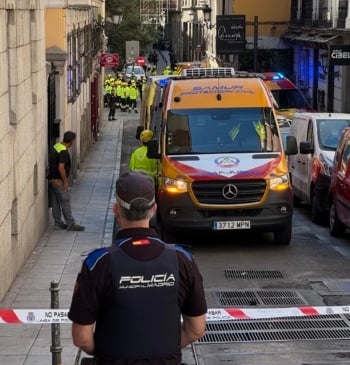 La Policía busca atrapados al derrumbarse un edificio en el centro de [...]