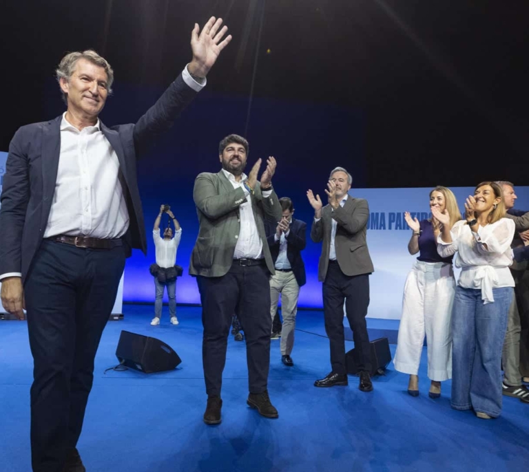 Génova presiona a Vox con la amenaza electoral si no sacan adelante los presupuestos en Baleares, Aragón y Extremadura