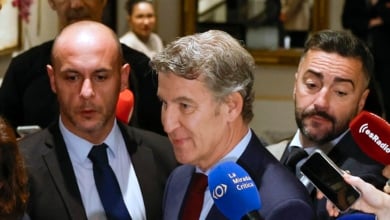 Feijóo comparte el "estupor" del juez Puente y el PSOE lo censura: "Que se presente a las elecciones"