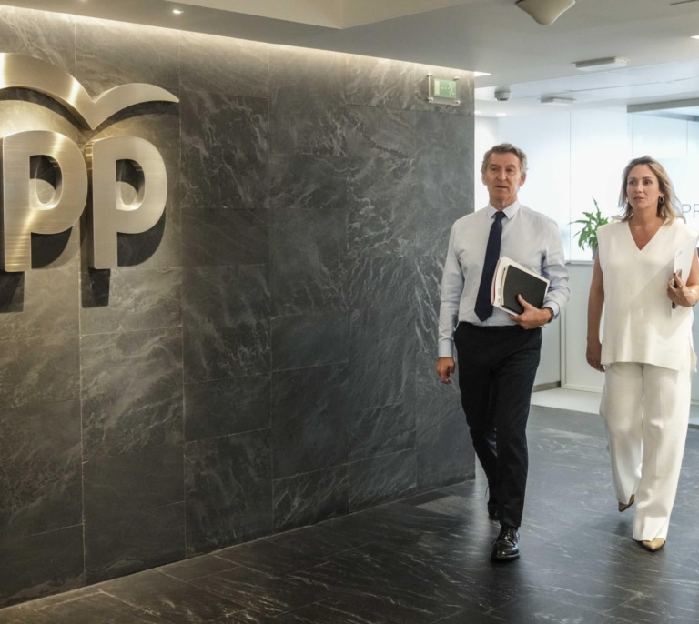 El PP niega que Ayuso esté en "rebeldía" por rechazar las "listas negras" de objetores del aborto: "Cumplimos la ley"